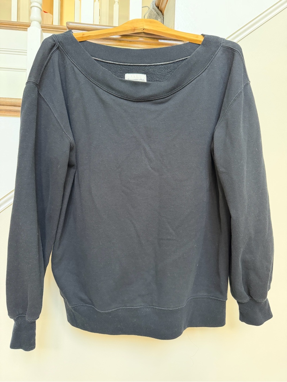 Abercrombie & Fitch Black Scoop Neck Women's Sweater